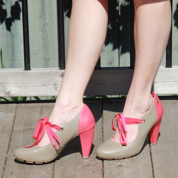 Ciel Bleu Shoes - Ciel Bleu Two Tone Lace-up Pumps